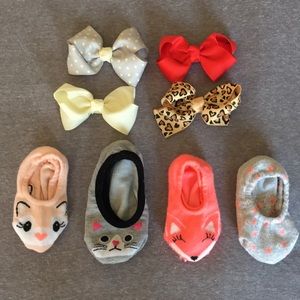 Toddler Girls Bows and no show socks.